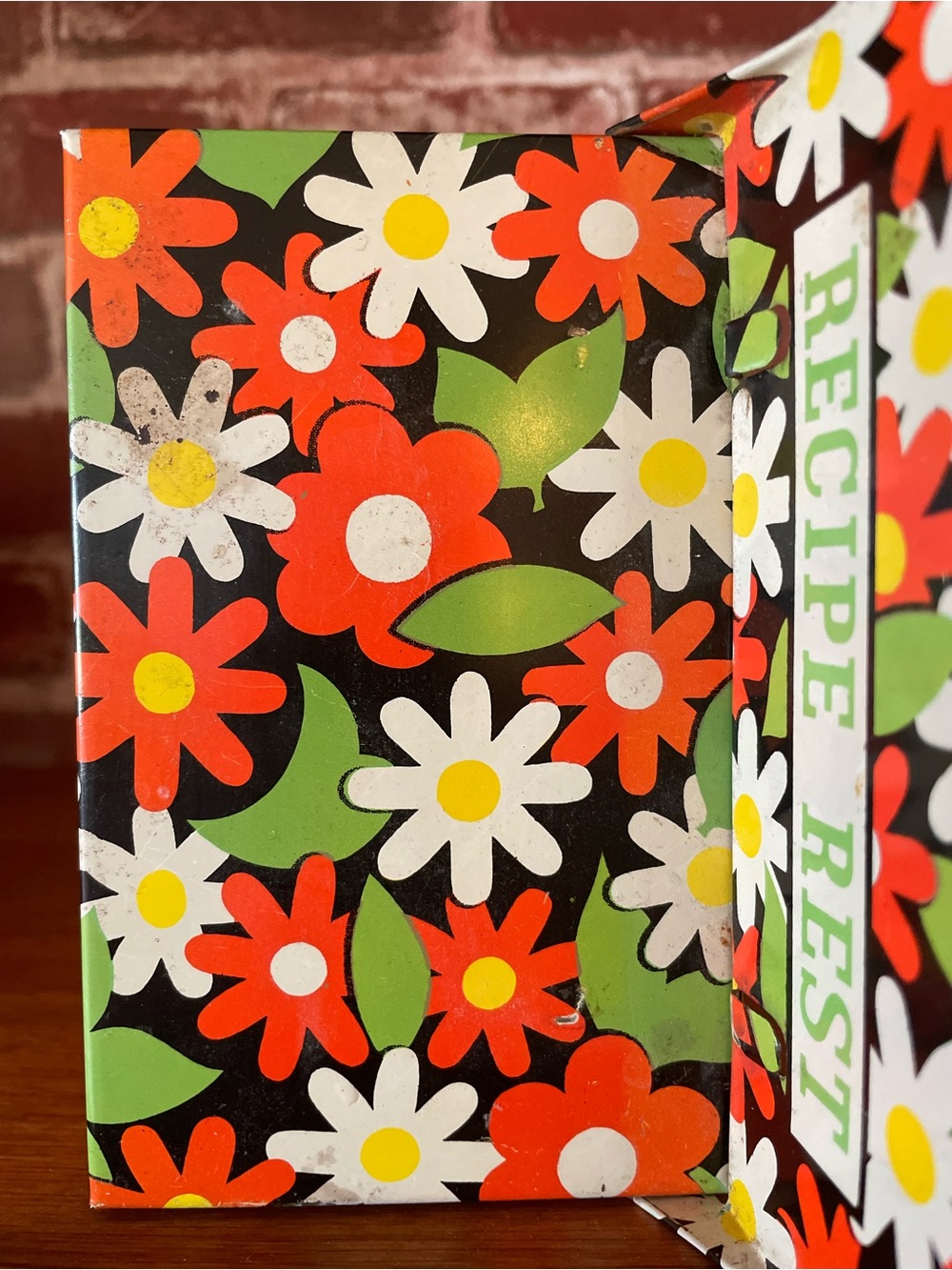 Vintage 1970s Mod Flower Power Tin Litho Recipe Box - Picture 3 of 4